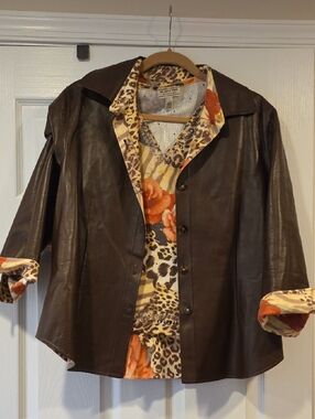 St John's Sport: Top & Matching Leather Reversible Jacket, Large
